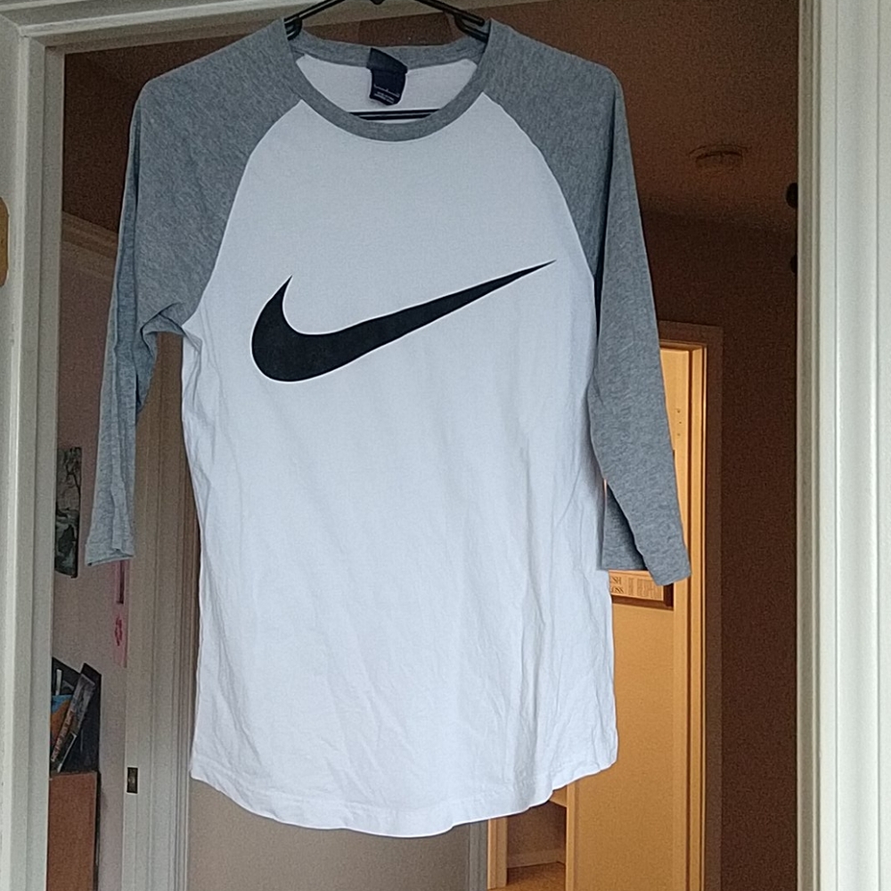 3/4 sleeve shirt